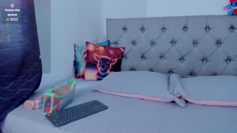 Snapshot of meganysammy chatting on October 12, 2:08 pm megansammy online show from October 12, 2:08 pm