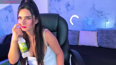Snapshot of meghan_harper chatting on September 22, 4:00 am Meghan online show from September 22, 4:00 am