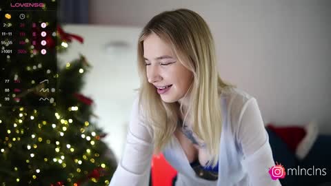 Snapshot of mel_collins chatting on December 27, 4:22 pm MELANIE PVT ONLY 60TK PER MIN online show from December 27, 4:22 pm