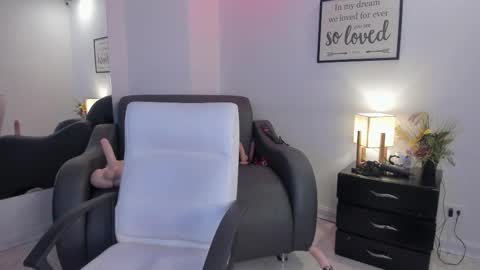 melan_owen online show from January 12, 11:37 am