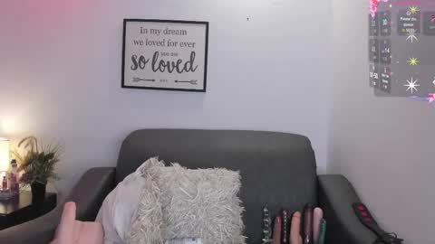 melan_owen online show from September 10, 11:21 am