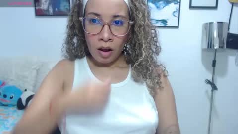 melani online show from March 6, 11:31 pm