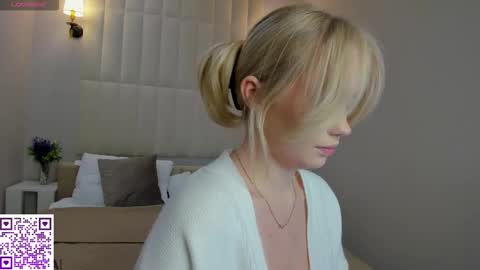 Snapshot of melanie_ryer chatting on October 10, 1:10 am Melanie online show from October 10, 1:10 am