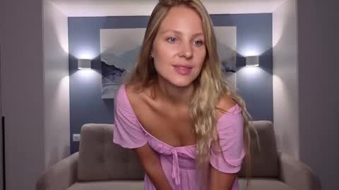 Snapshot of melaniebennett chatting on September 18, 6:12 am Melanie Bennett online show from September 18, 6:12 am
