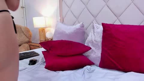 melaniee_joness online show from February 5, 6:33 pm