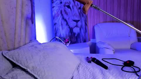 Snapshot of melanny_luv chatting on October 17, 11:19 pm MelanyLuv online show from October 17, 11:19 pm