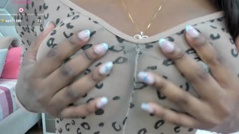 Snapshot of melany_ebonyy chatting on January 31, 11:35 am Melanie online show from January 31, 11:35 am