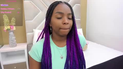 Snapshot of melany_ebonyy chatting on February 24, 11:30 am Melanie online show from February 24, 11:30 am
