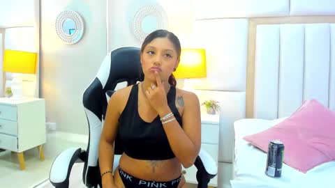 Snapshot of melisafoster chatting on October 18, 4:26 am Meli online show from October 18, 4:26 am