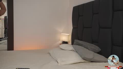 On vacation until Monday online show from November 19, 12:05 pm