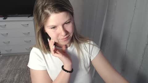 Melissa  Ray online show from February 7, 5:29 pm