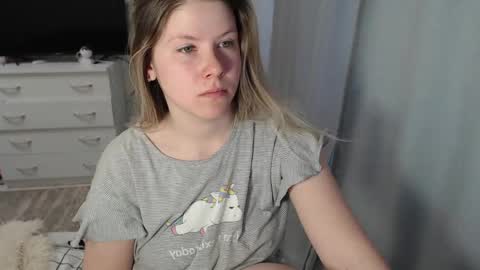 Melissa  Ray online show from March 5, 2:46 am