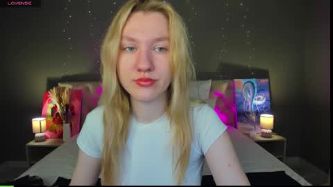 Snapshot of melissa_moooree chatting on October 21, 9:24 am melissa_moooree online show from October 21, 9:24 am