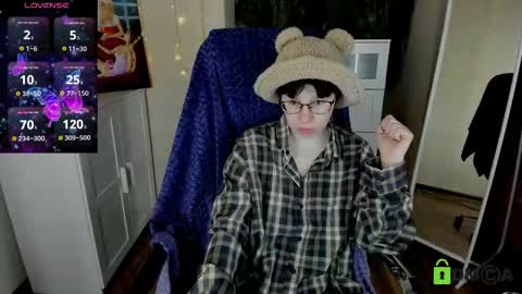 Snapshot of melissa_wells chatting on October 16, 10:12 pm Melissa online show from October 16, 10:12 pm