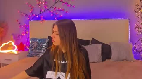 MelissaCrayzy online show from December 5, 7:41 am