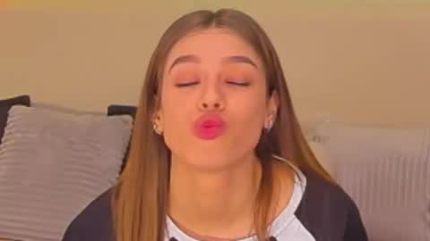 MelissaCrayzy online show from February 5, 7:55 am