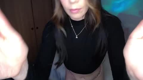 Snapshot of melissalopez27 chatting on December 7, 9:00 pm Melissa Lopez online show from December 7, 9:00 pm