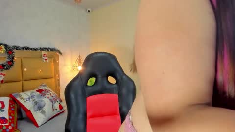    online show from December 1, 7:38 pm