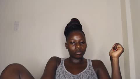 Snapshot of mellanin_pretty_ chatting on December 24, 4:44 am . online show from December 24, 4:44 am