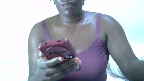 Snapshot of mellanine_ebony chatting on September 22, 5:33 pm mellanine_ebony online show from September 22, 5:33 pm