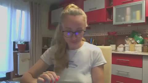 Melly online show from February 13, 7:35 am