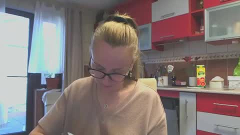 Melly online show from March 7, 8:02 am