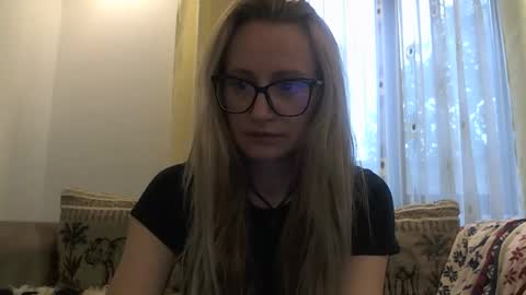 Melly online show from October 3, 6:40 am