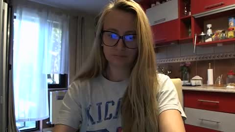 Melly online show from September 19, 7:07 am