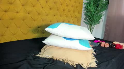 Snapshot of melody_megann chatting on September 10, 9:48 pm Melody online show from September 10, 9:48 pm
