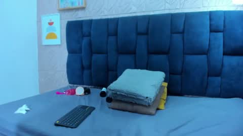 Snapshot of melody_megann chatting on February 13, 8:34 pm Melody online show from February 13, 8:34 pm