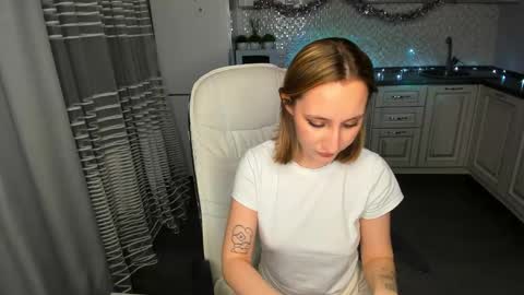 Kaylie online show from January 6, 1:19 pm