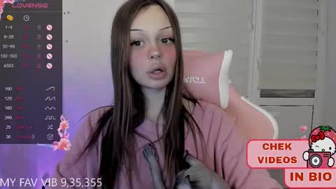 Snapshot of melonipinkbb chatting on October 18, 3:26 pm MELONI online show from October 18, 3:26 pm