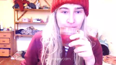 Snapshot of memorningdew chatting on January 6, 6:25 am Yummygirl online show from January 6, 6:25 am