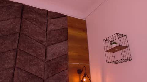  Memphis Williams  online show from November 4, 3:00 am