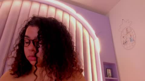 Snapshot of memphiswilliams chatting on December 7, 4:36 pm Memphis Williams online show from December 7, 4:36 pm