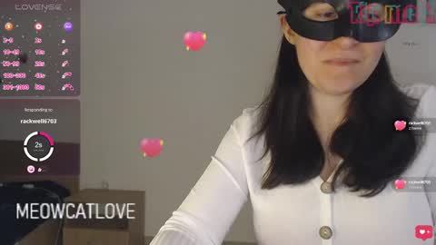 meowcatlove online show from January 6, 9:00 pm