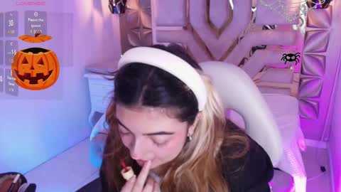    online show from October 21, 8:02 pm