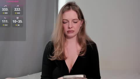Snapshot of mercedescutee chatting on March 8, 12:18 pm mercedescutee online show from March 8, 12:18 pm