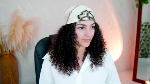 Merida Bell online show from March 4, 3:24 am