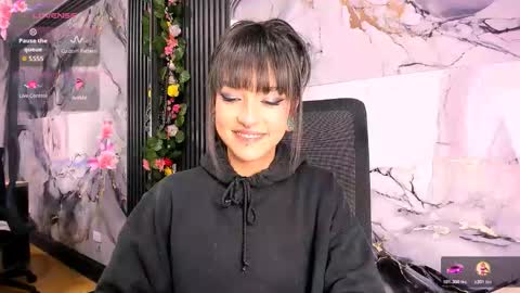 Snapshot of merlynn_ chatting on October 22, 2:38 am Diane 3 online show from October 22, 2:38 am