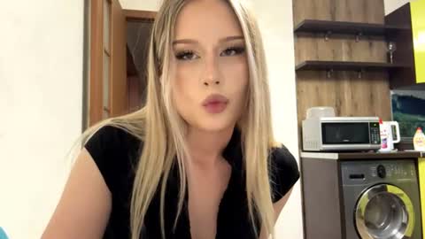 Stefani online show from June 27, 1:39 pm