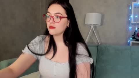 Mersedes online show from December 15, 9:25 am