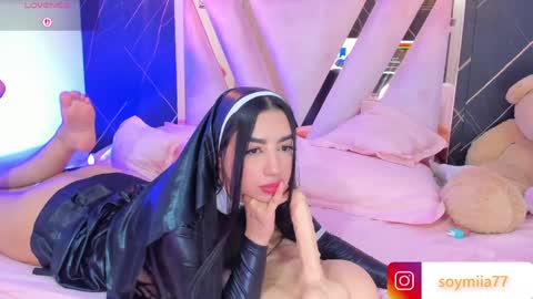 Mia online show from June 6, 3:35 am