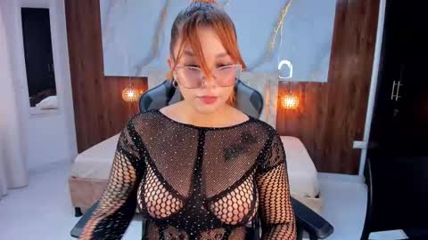 Violett online show from March 5, 9:50 pm