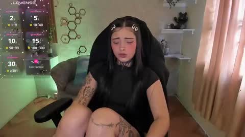 Mia online show from December 18, 6:12 pm