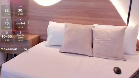 M I A  online show from November 29, 3:32 am