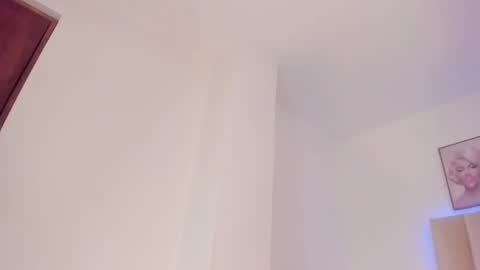 mia_corner online show from September 21, 5:11 pm