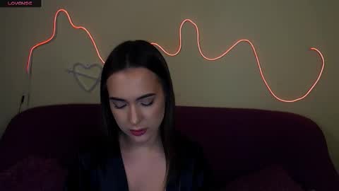 mia_cutie77 online show from December 4, 1:24 pm