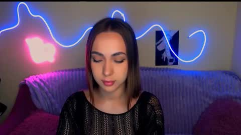 mia_cutie77 online show from October 7, 9:03 am