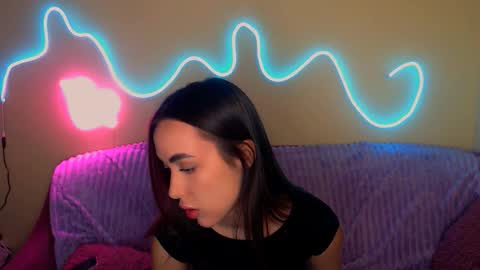 mia_cutie77 online show from October 19, 9:00 am